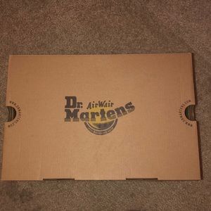 Dr. Martens. Size 7(women’s)